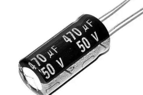 與固態(tài)電容相比，鉭電容的成本如何?